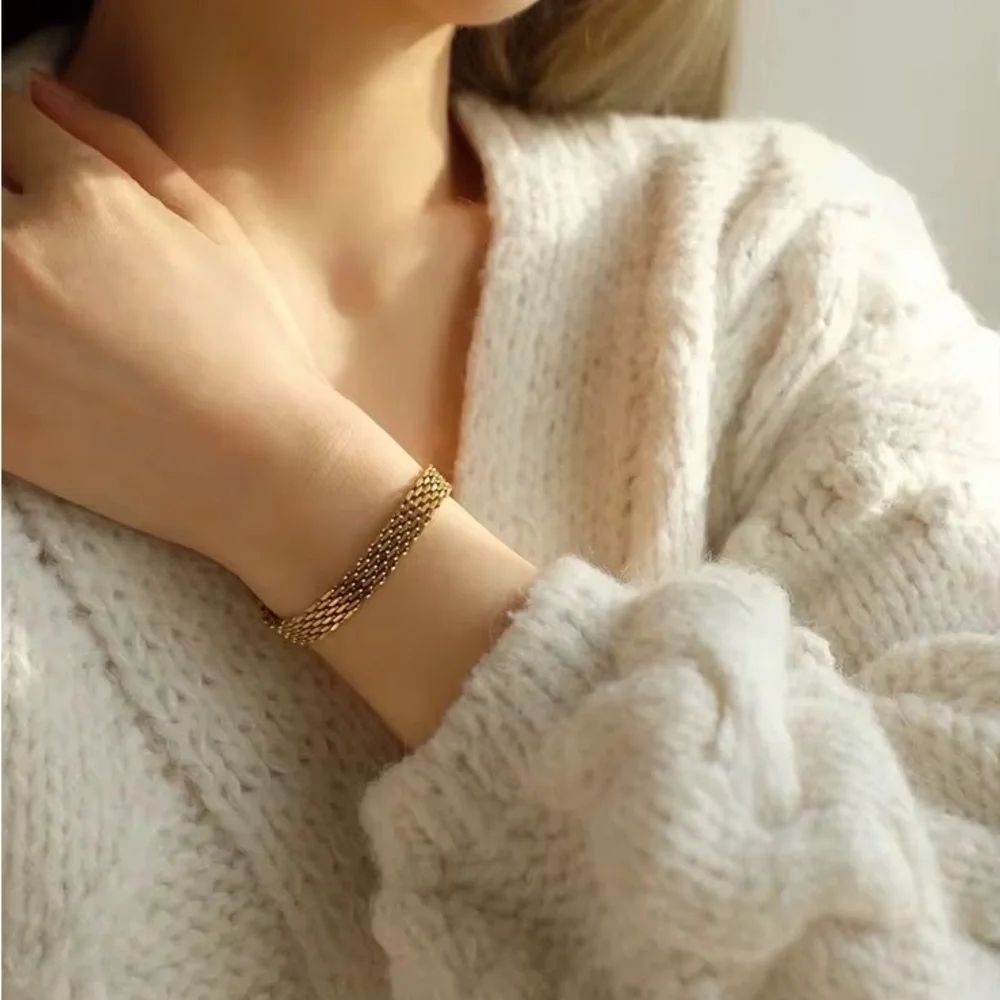 18K Gold Plated Mesh Chain Bracelet - Picture 6 of 10